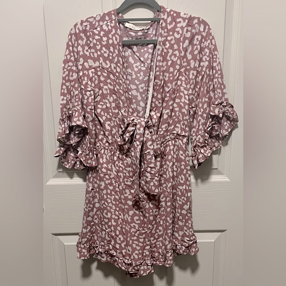 NWOT Illa Illa Ruffle Trim Bell Sleeve One Piece Romper Tie Front 3/4 Sleeve M